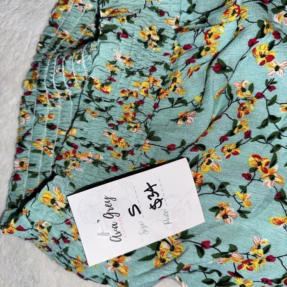 Mint Green Yellow Flowers Floral Ruffle Linen Shorts - Picture 4 of 11